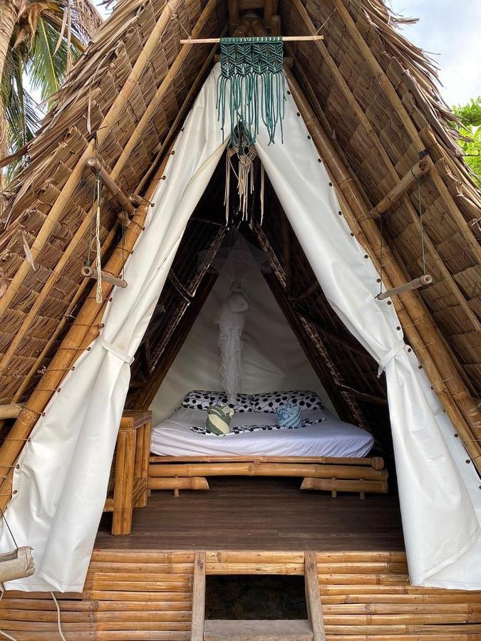 Georgia'S Neverland Hostel Logon Εξωτερικό φωτογραφία