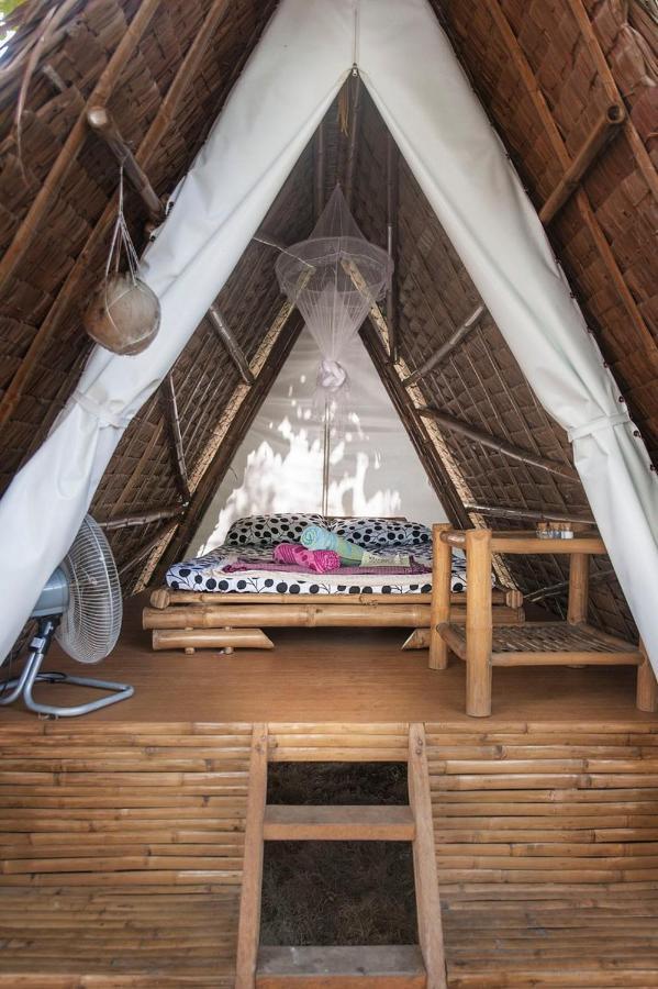 Georgia'S Neverland Hostel Logon Εξωτερικό φωτογραφία