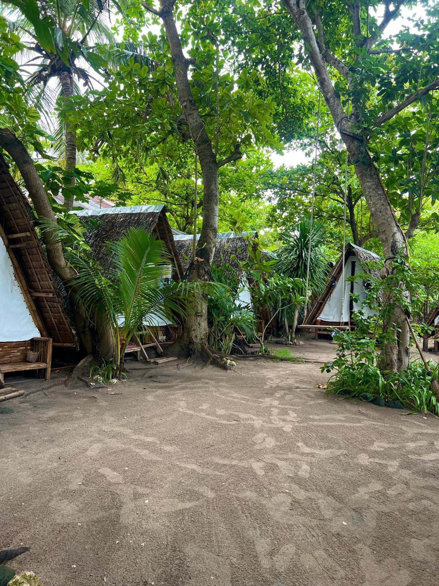 Georgia'S Neverland Hostel Logon Εξωτερικό φωτογραφία