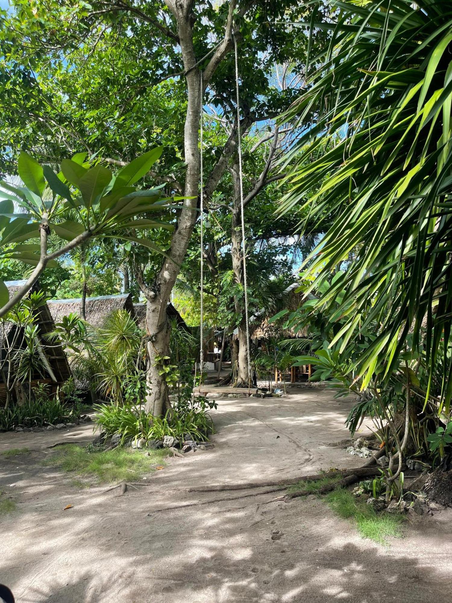 Georgia'S Neverland Hostel Logon Εξωτερικό φωτογραφία